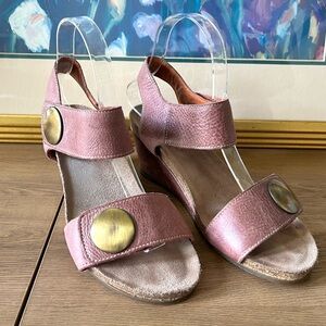 Taos Footwear Mauve Wedges with Brass Accents Sandals
